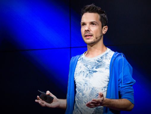 Click to play Tamas Kocsis: La internet descentralizada