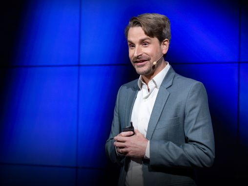 Click to play Finn Myrstad: Cómo las compañías de tecnología te decepcionan brindando tu información y privacidad