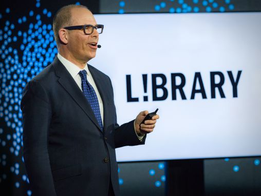 Click to play Michael Bierut: Kuidas teha raamatukogu, mis kutsub lapsed lugema