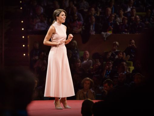 勞拉 · 加蘭特: 俄羅斯如何干涉美國大選