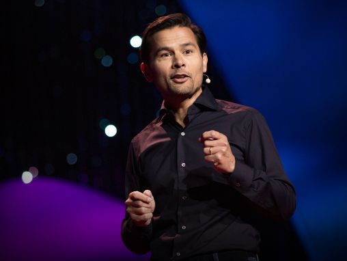 Click to play مارتن دانويساسترو: ما هو الشيء الذي ترغبون في التخلي عنه لتغيير الطريقة التي نعمل بها؟