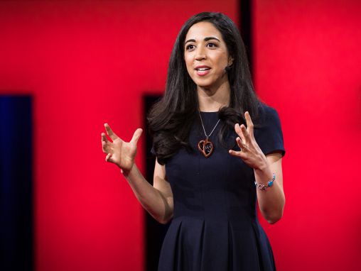 एमिली एसफहानी स्मिथ: आनंदी असण्याहून अधिक आयुष्यात बरंच काही आहे