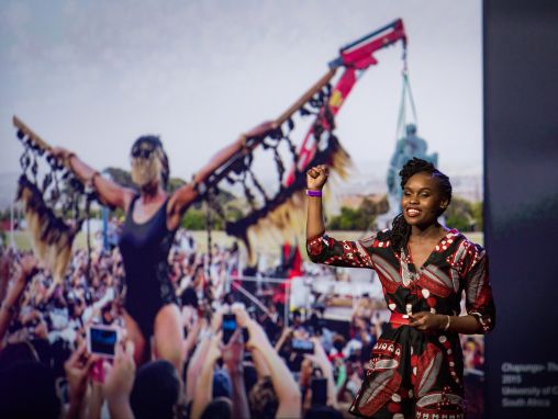 Click to play Sethembile Msezane: Esculturas vivientes que defienden las verdades de la Historia