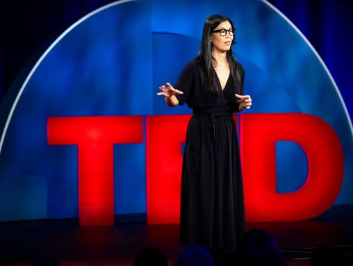 Click to play آي-جين بو: تجعل عاملات المنازل جميع الأعمال الأخرى ممكنة