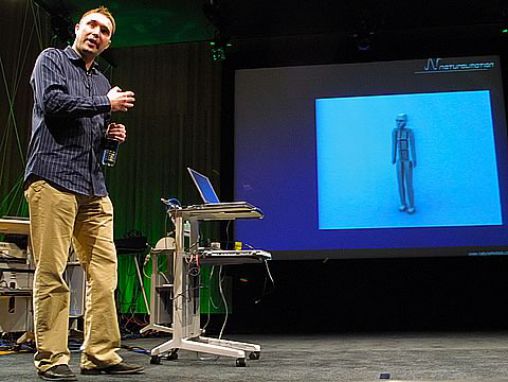 Click to play Torstein Reil étudie la biologie pour faire de l'animation.