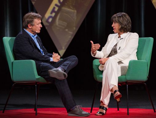 Click to play Christiane Amanpour: Cómo buscar la verdad en la era de las noticias falsas