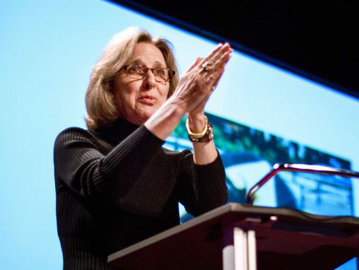Click to play Helen Fisher étudie le cerveau amoureux