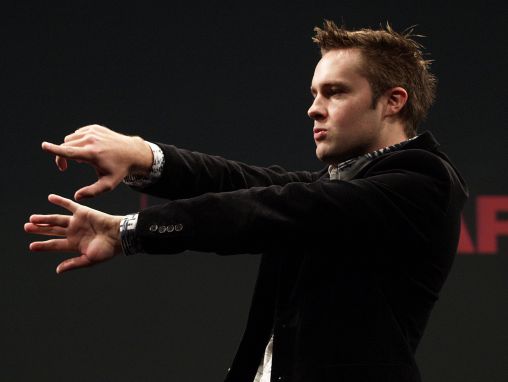 Click to play Keith Barry fait de la magie cérébrale