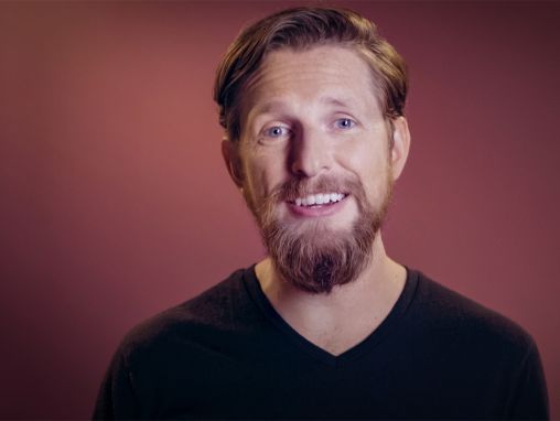 मॅट मुलेंवेग: घरातून काम करणे व्यवसायासाठी का चांगले आहे?