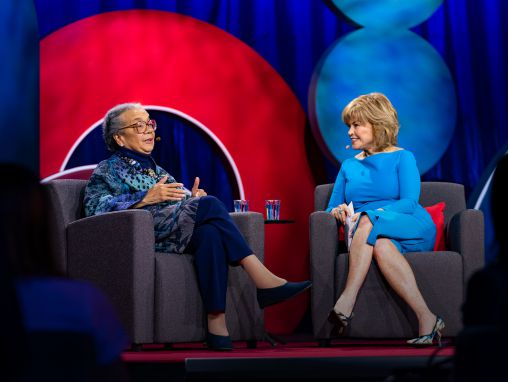 Click to play ماريان رايت إيدلمان: تأملات في النضال الأبدي للقضاء على فقر الأطفال