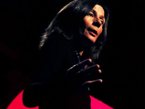 Click to play Patricia Burchat nous éclaire sur la matière noire