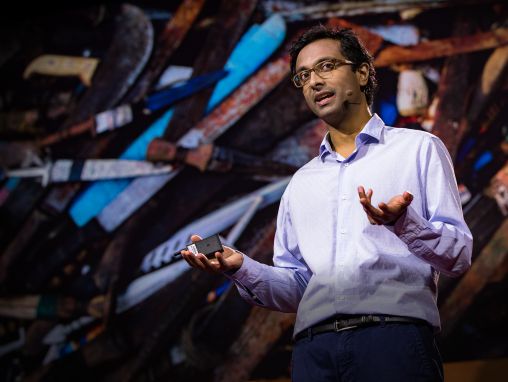 Click to play Anjan Sundaram: Bir devlet katliamını açığa çıkarmak için neden hayatımı riske attım?