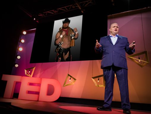 Click to play Mike Kinney: Profesyonel bir güreşçinin özgüven rehberi