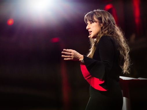 Click to play Zeynep Tüfekçi: İnsanların reklamlara tıklaması için bir distopya yaratıyoruz