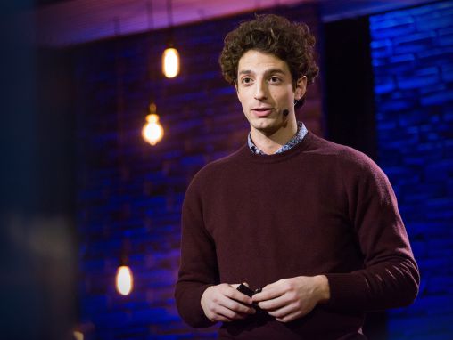 Click to play Hadi Eldebek: Sanatçılar ekonomiye nasıl katkı sağlıyorlar ve onları nasıl destekleyebiliriz?