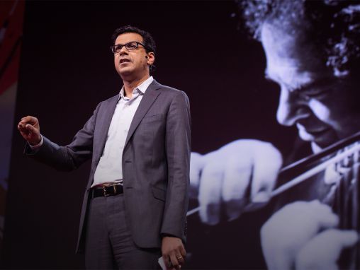 Click to play Atul Gawande: Bir şeyde çok iyi mi olmak istiyorsunuz? Bir koçunuz olsun