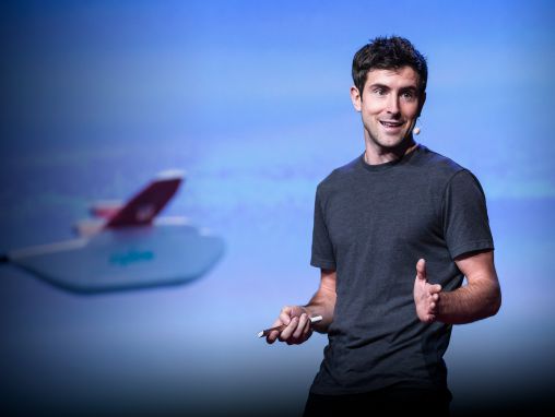 Click to play Keller Rinaudo: Kan dağıtmak ve hayat kurtarmak için droneları nasıl kullanıyoruz