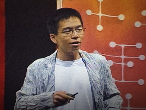 Click to play John Maeda sur son parcours dans le monde du design