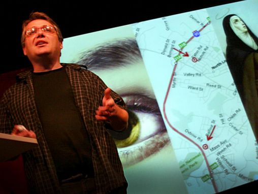 Click to play Scott McCloud parle des comics