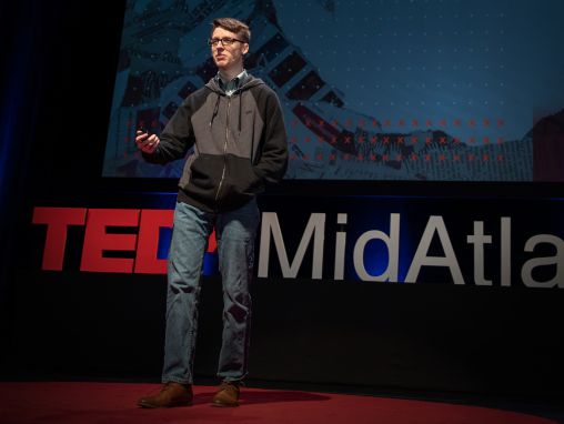 Click to play Ethan Lindenberger: Por qué debemos luchar contra la desinformación sobre las vacunas