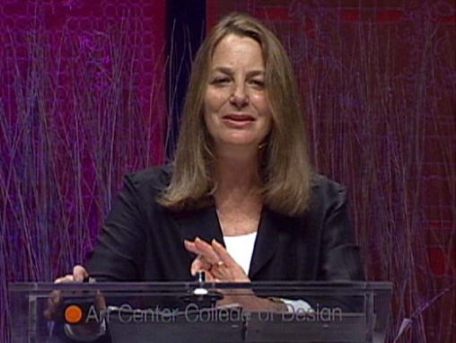 Click to play Paula Scher passe aux choses sérieuses.