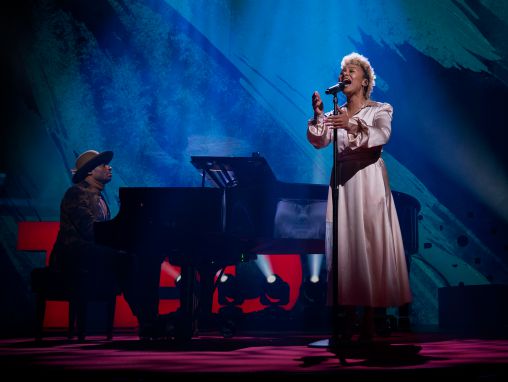 Emeli Sandé: "You Are Not Alone" / "Extraordinary Being" / "Shine"