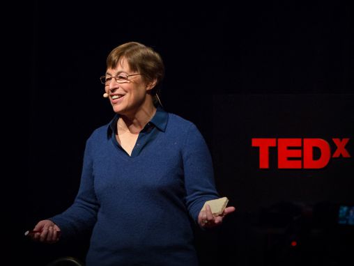 Click to play Lynn Rothschild: A tecnologia viva que precisamos para sustentar a vida humana em outros planetas