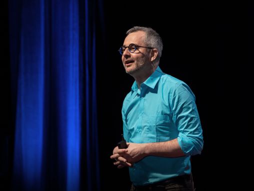 Albert-László Barabási: Hubungan sebenarnya antara usia dan kemungkinan sukses Anda