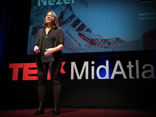 Melanie Nezer: Hak fundamental untuk mencari suaka