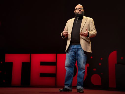 Phillip Atiba Goff: Irkçılığı nasıl çözülebilir bir sorun haline getirebilir -- ve polislik faaliyetlerindeki eşitliği geliştirebiliriz