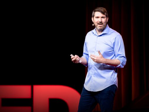 Click to play Eli Pariser: Quelle obligation les réseaux sociaux ont-ils envers le bien commun ?