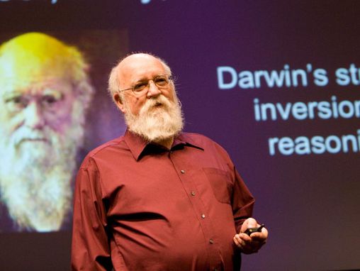 Click to play Dan Dennett: Mignon, sexy, sucré, drôle