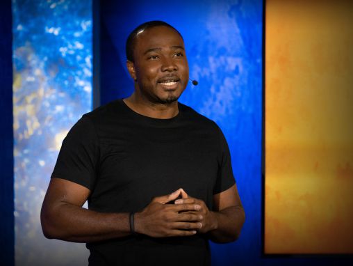 Click to play Efosa Ojomo: L'innovation comme antidote à la corruption