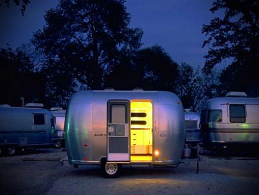 Click to play Christopher Deam réinvente l'Airstream