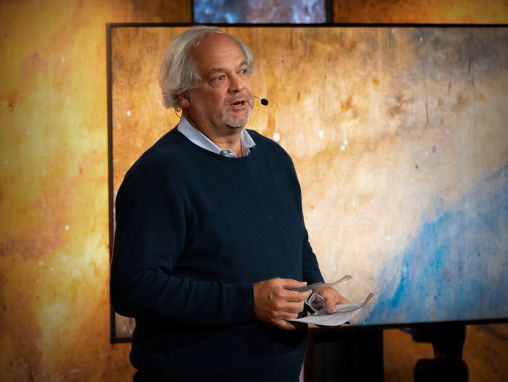 胡安·恩里克斯: 美墨边境，一个对人性的个人请愿