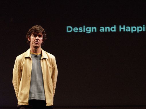 Click to play Štefan Zagmajster (Stefan Sagmeister) govori o srećnom dizajnu