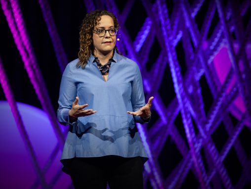 Click to play Gaby Barrios: Por qué la publicidad basada en el género es mala para las empresas