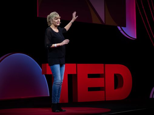 Click to play Lorna Davis: Guía sobre liderazgo compartido