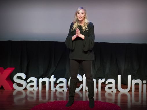 Kara Logan Berlin: Querem mudar o mundo? Aprendam a arte de angariar dinheiro.