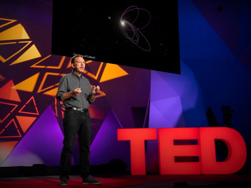 Click to play Mike Brown: La búsqueda del noveno planeta de nuestro sistema solar