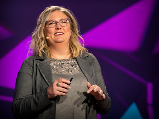 Click to play Kelsey Johnson: El problema de la contaminación lumínica y cinco formas ridículamente simples de solucionarlo