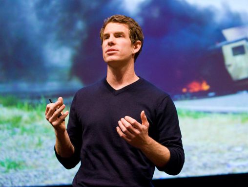 Click to play Sean Gourley à propos des mathématiques de la guerre