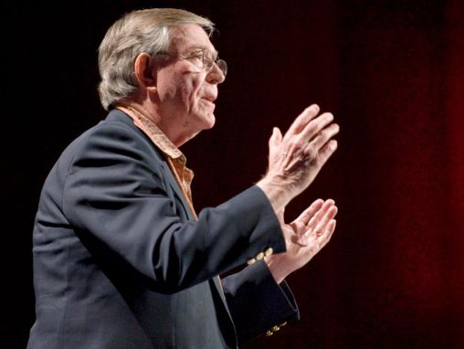 Click to play Ray Anderson sur la logique business du développement durable