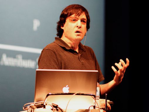 Click to play Daniel Ariely demande: Contrôlons-nous nos décisions?