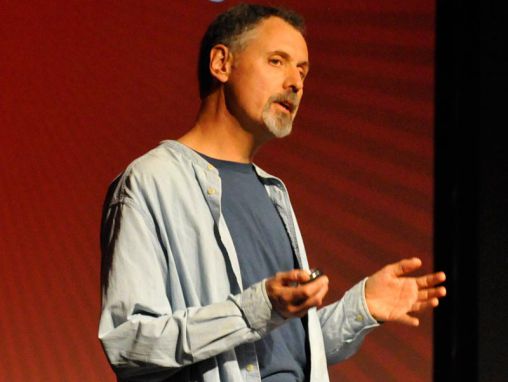 Click to play John La Grou branche des prises électriques intelligentes