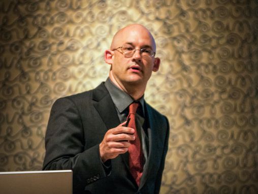 Click to play Clay Shirky : Comment les médias sociaux peuvent faire l'histoire