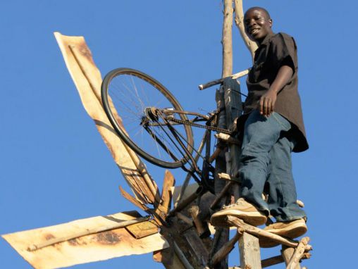Click to play William Kamkwamba : Comment j'ai exploité le vent