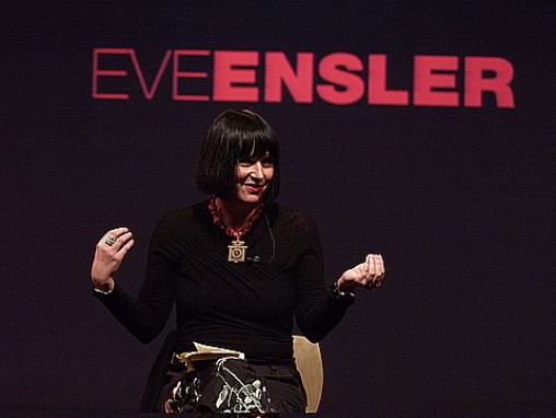 Click to play Ив Енслер о срећи у телу и души