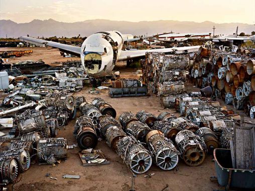 Click to play Edward Burtynsky photographie le paysage du pétrole
