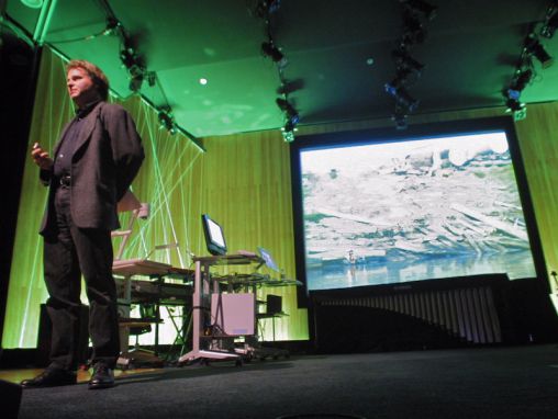 Click to play Wade Davis sur les cultures en voie de disparition